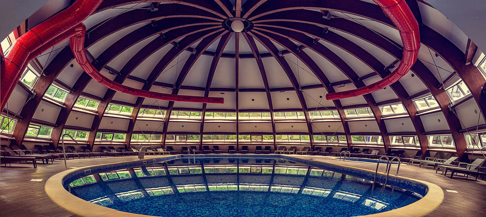Perla Hotel Slănic-Moldova エクステリア 写真
